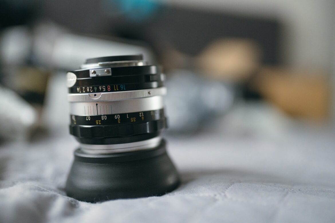 عدسة سيغما 50mm F1.4 CL الجديدة: خط عدسات مدمجة بطابع كلاسيكي يفضّل الشخصية على الحدّة
